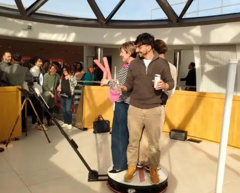 VIDEOBOOTH SPIN 360 LOCATION EVENEMENT LYON FUNZY (4)