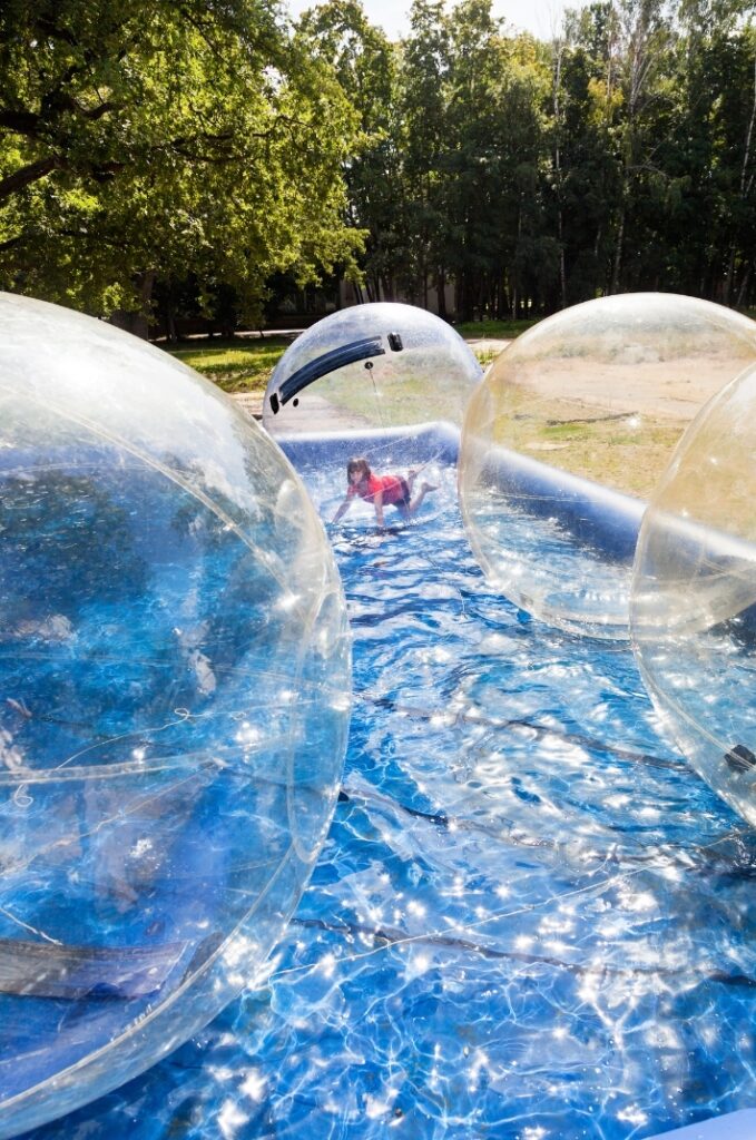 Water-ball-location-lyon-evenement-funzy-5-679x1024